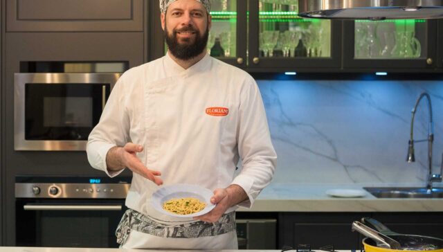 Macarrão ao molho pesto