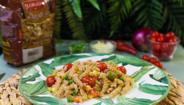 Macarrão integral com molho branco