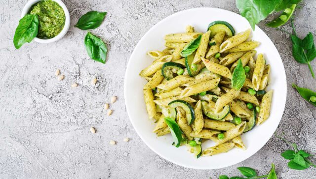 Macarrão com rúcula