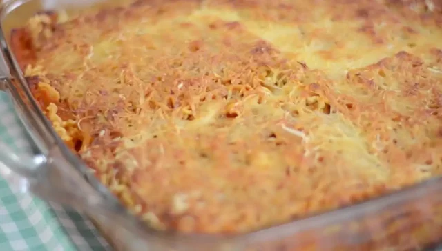 Lasanha de macarrão instantâneo