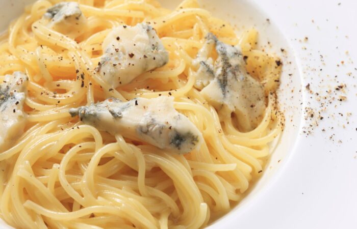 Macarrão com queijo gorgonzola