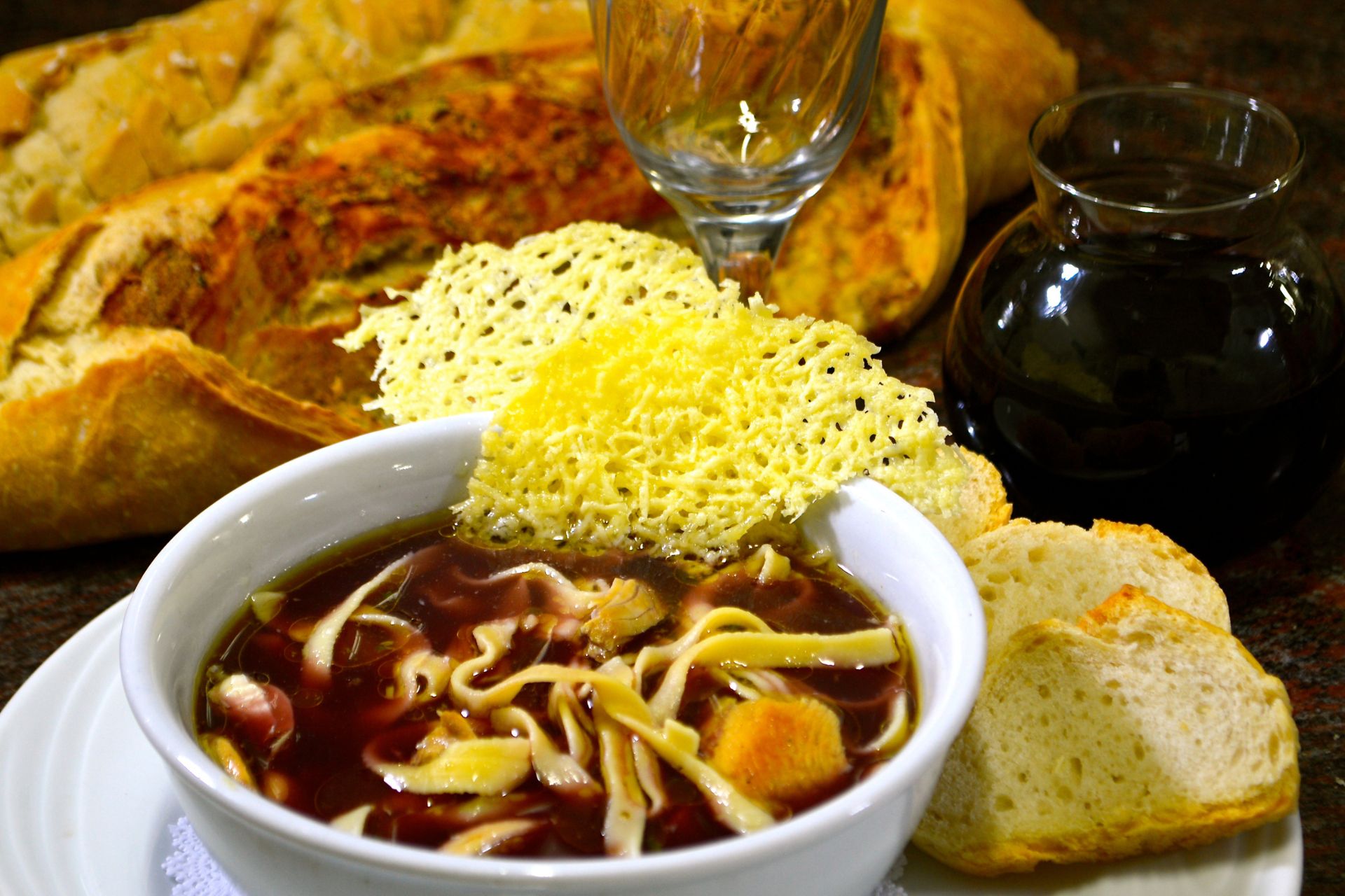 Caldo com macarrão