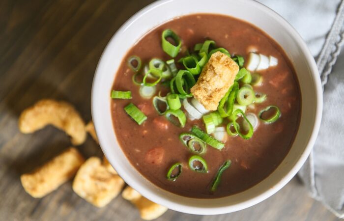Caldo de feijão com macarrão
