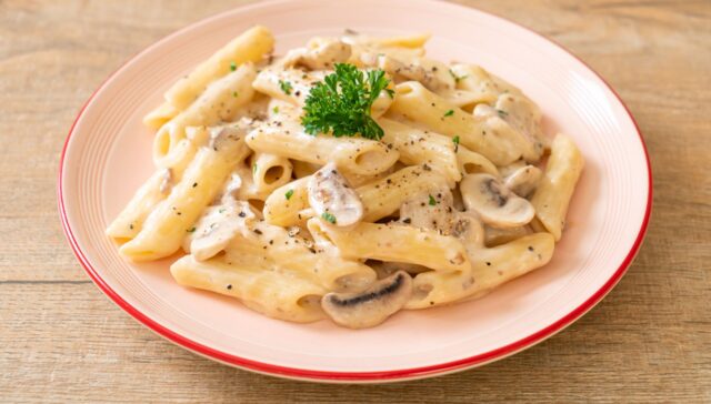 Penne ao 4 queijos cremoso